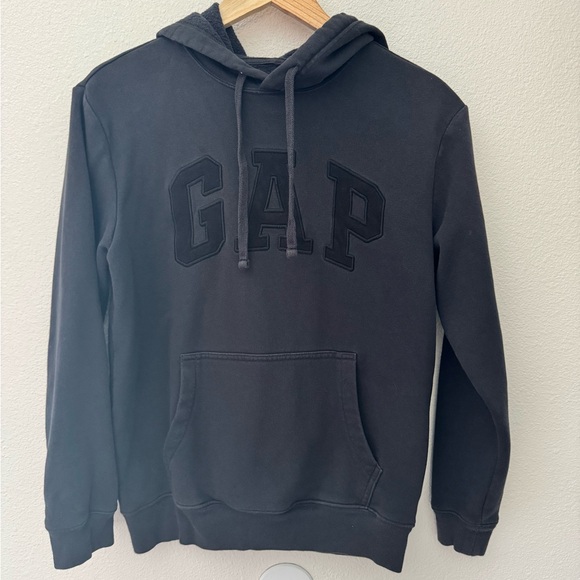 GAP Black Sweatshirt Hoodie with Ribbed Cuffs 
Size xs men’s - Picture 1 of 3